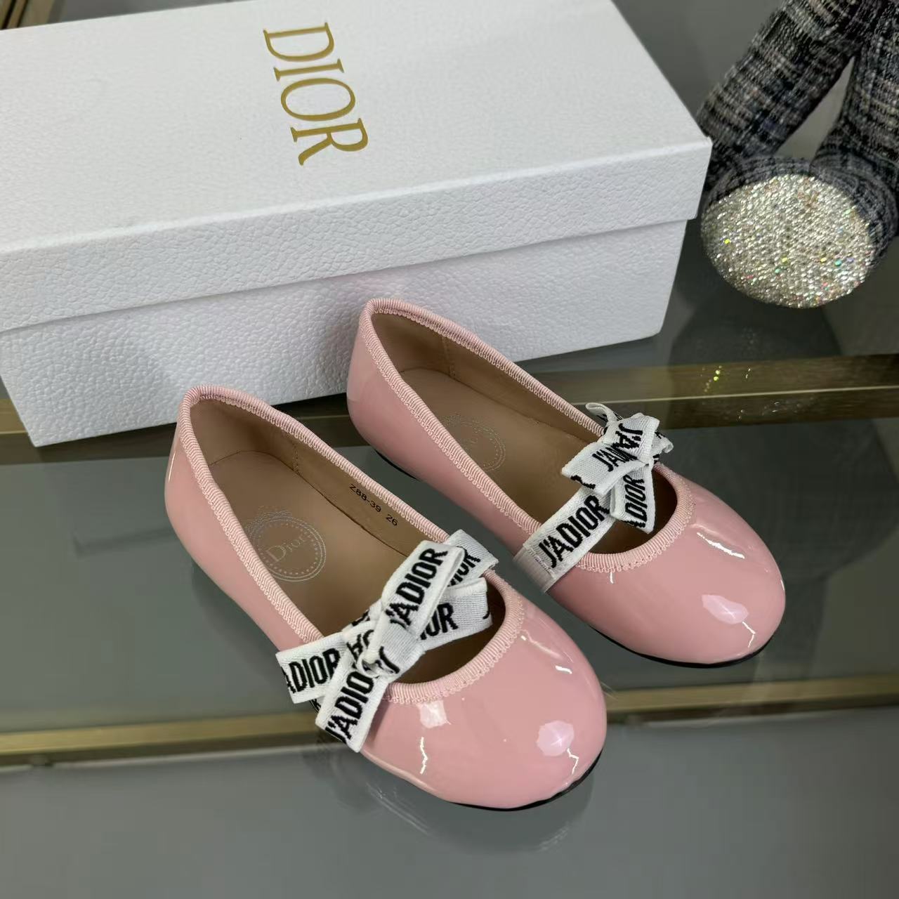 Children's shoes child